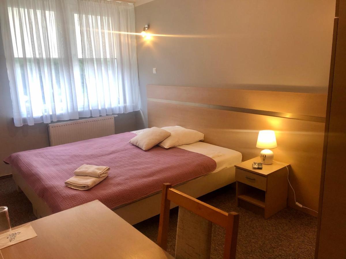 Sosnowe Zacisze Hotel Kleosin Bagian luar foto